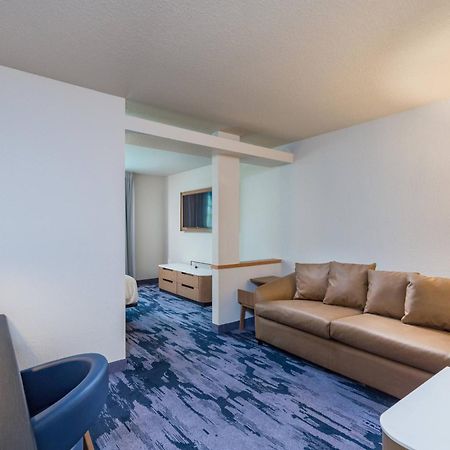 Fairfield Inn And Suites By Marriott Tampa North Temple Terrace Exterior photo