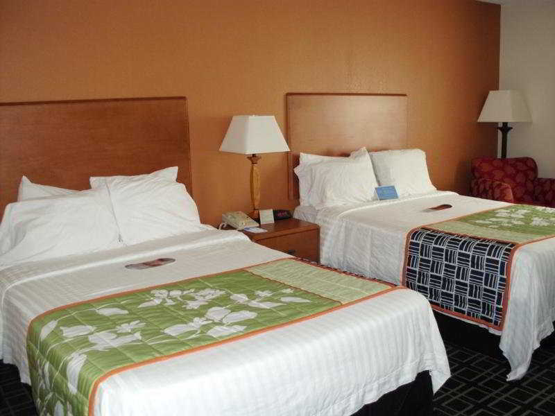Fairfield Inn And Suites By Marriott Tampa North Temple Terrace Exterior photo