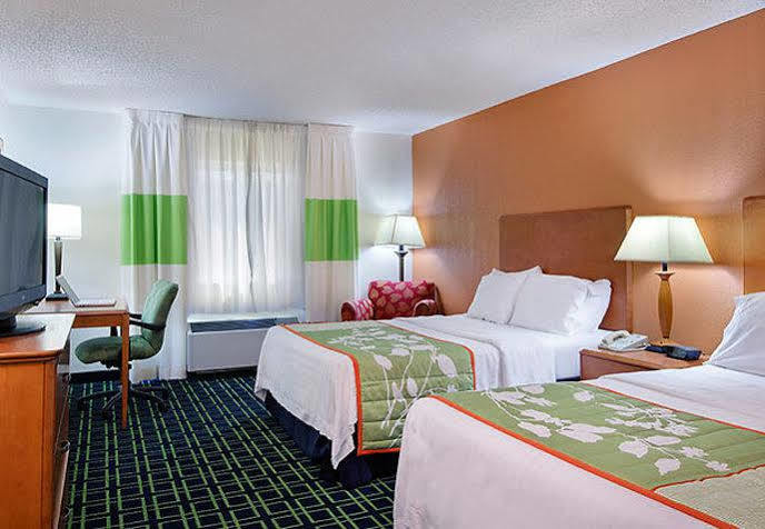 Fairfield Inn And Suites By Marriott Tampa North Temple Terrace Exterior photo